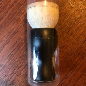 Brand New MAC Cosmetics Kabuki 180 small brush